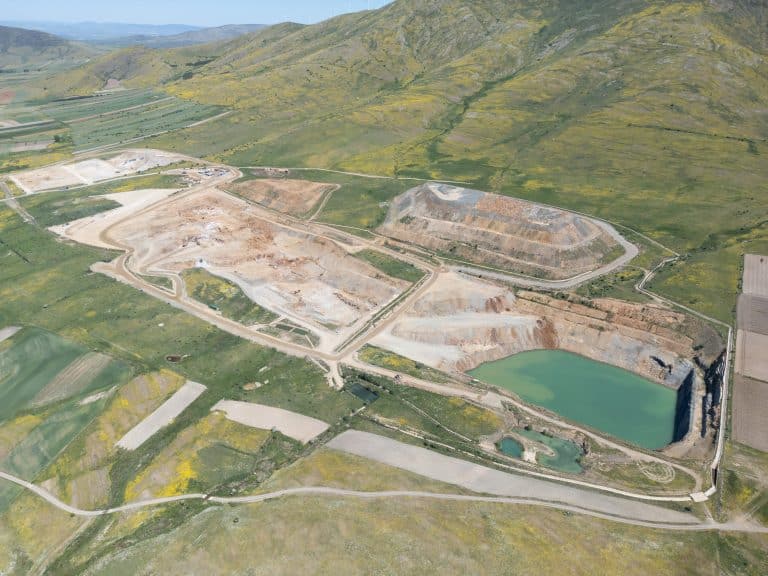 Mine Borobia